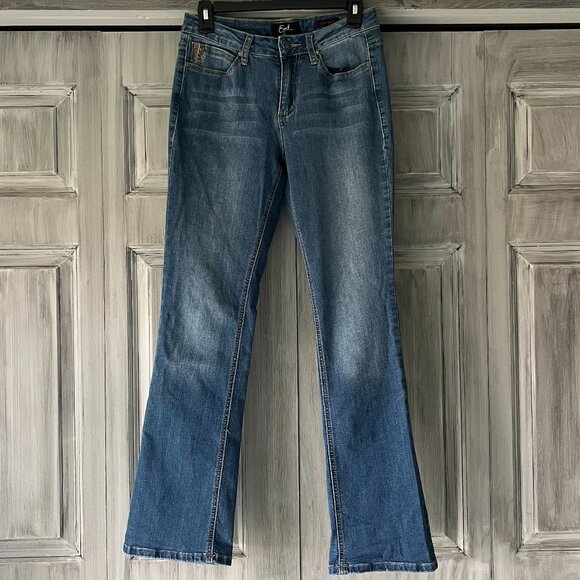 Earl Jeans Women’s Size 8 Slim Fit Bootcut Blue Denim with Embroidered Pockets - Picture 1 of 9